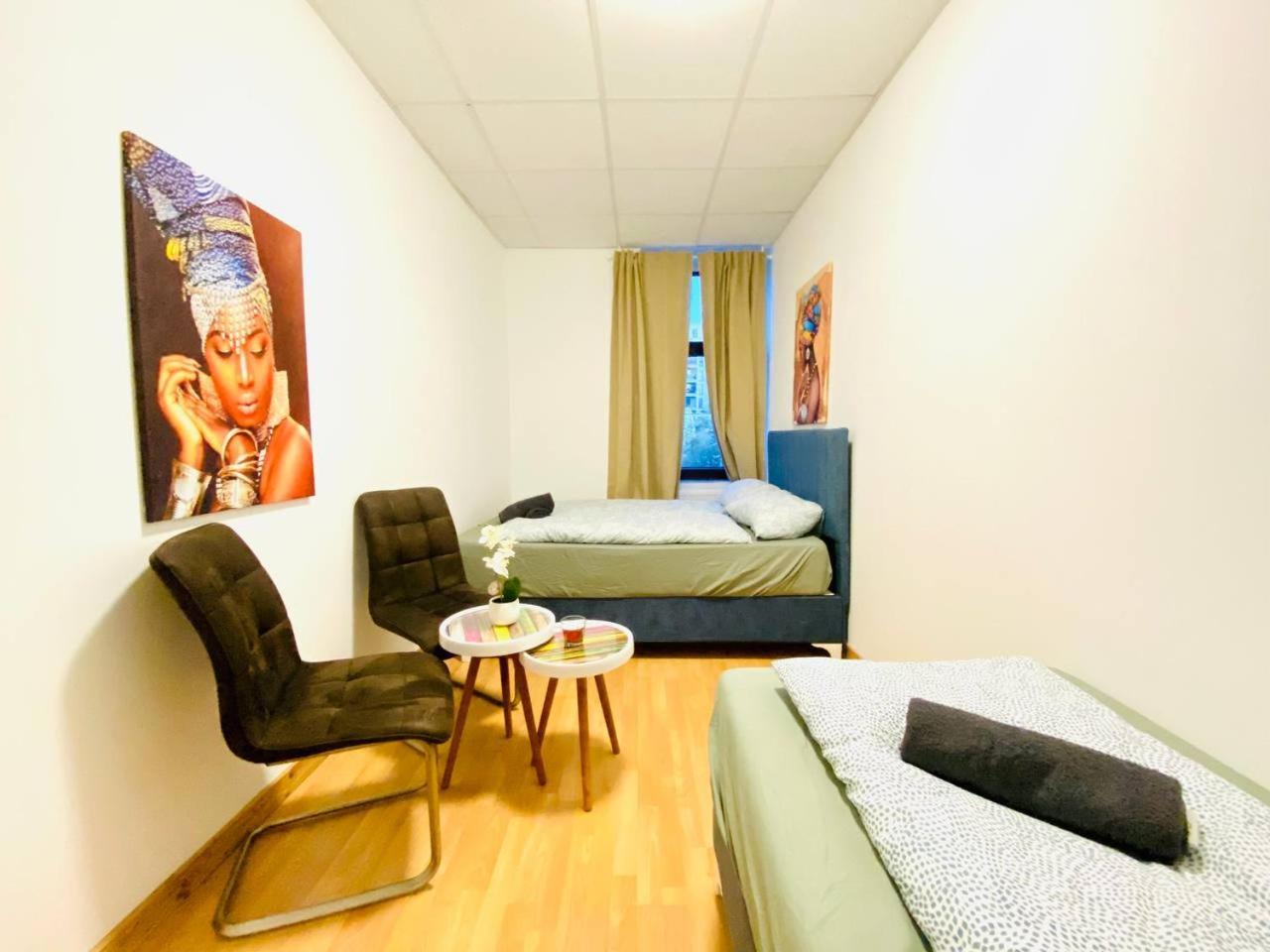 Séjour chez l'habitant Comfortable In The 23rd District Of Fr3 *